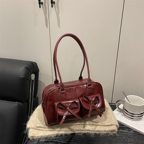Borsa Bowling da Donna in Pelle PU Lucida Con Fiocco Decorative Doppie Tasche Casual Sottoascellare Borsa a Tracolla Trendy