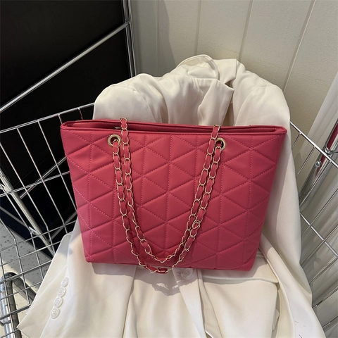 Borsa Tote da Donna alla Moda con Motivo a Triangolo Trapuntato in Pelle PU Tracolla a Catena Grande Capacità Quotidiana