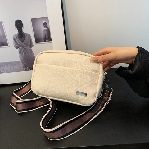 Damen PU Leder Umhängetasche Mode Breiter Riemen Casual Kleine Quadratische Schultertasche Einfache Tägliche Handtasche