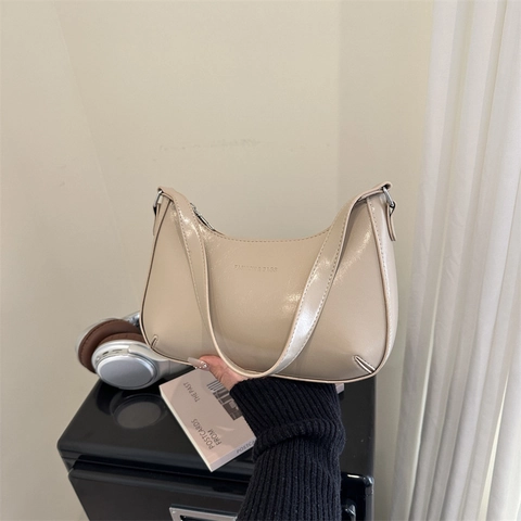 Sac Hobo Retro en Cuir PU pour Femmes Minimaliste Sac Sous le Bras Brillant Sac Demi-Lune Simple Mode Sac de Navettage pour Femmes