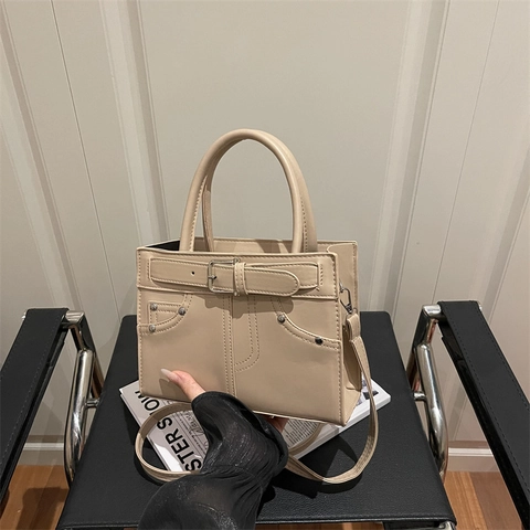 Sac à Bandoulière Rétro pour Femmes en Cuir PU Avec Boucle et Rivets Cabas de Grande Capacité pour le Bureau