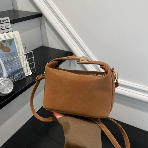 Minimalist Women Shoulder Bag PU Leather Matte Finish Gold Lock Adjustable Strap Commuter Retro Square Underarm Bag