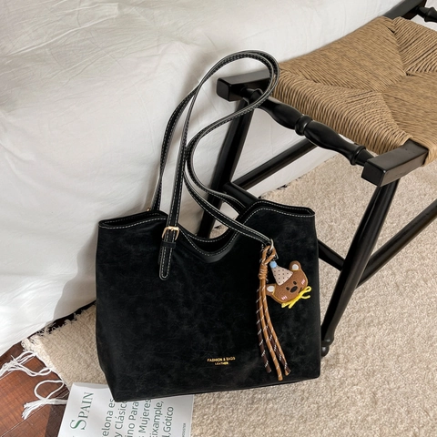 Bolsa Tote de Cuero Sintético Esmerilado de Gran Capacidad para Mujer Bolso de Hombro Casual Retro Con Colgante de Oso