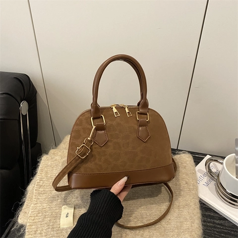 Borsa Donna a Conchiglia con Stampa Leopardata Minimalista in Pelle PU a Tracolla Regolabile con Hardware Dorato