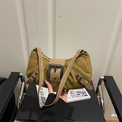 Borsa Sottobraccio Donna Retro in Pelle PU Grande Fibbia in Metallo Design Pieghettato Y2K Borsa a Tracolla Stile American Wasteland