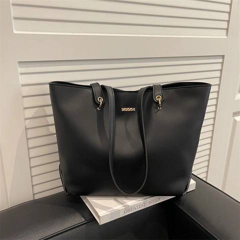 Women Minimalist Large Capacity Tote Bag PU Leather Shoulder Bag Solid Color Commuter Handbag With Golden Metal Detail