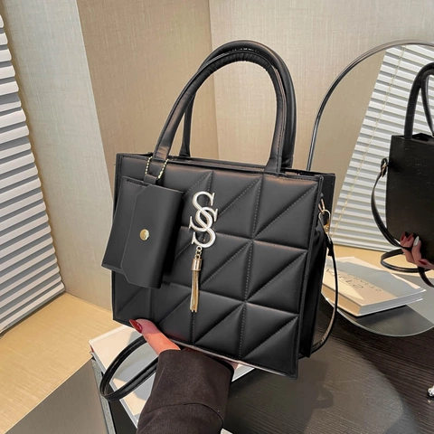 Elegante Borsa a Tracolla da Donna in Pelle PU Trapuntata Geometrica Logo in Metallo Borsa a Mano Quadrata Con Mini Pochette