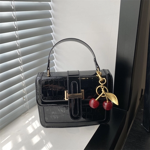 Dames Koreaanse Stijl Glanzende Krokodillenpatroon Schoudertas Met Kersenbedeltje Retro Lakleren Handtas Crossbodytas