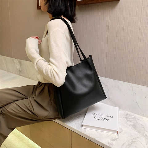 Women's Large Capacity PU Leather Tote Bag Minimalist Pleated Single Shoulder Bag With Adjustable Strap Commuting Handbag
