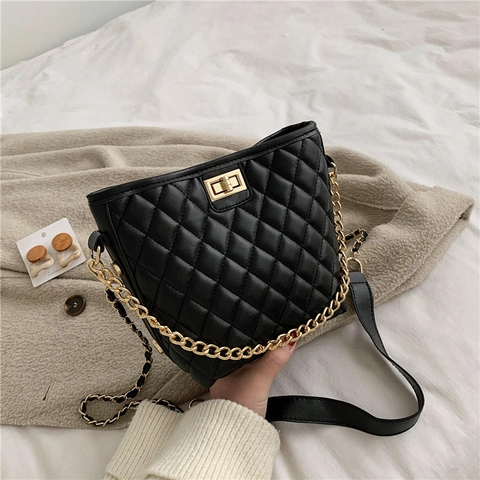 Women Quilted Shoulder Bag PU Leather Gold Chain Strap Crossbody Bag Metal Lock Closure Small Square Handbag Daily Purse