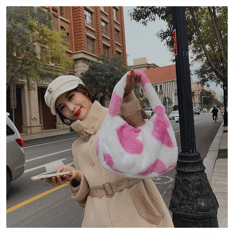 Women Fashion Plush Shoulder Bag Soft Faux Fur Tote Bag Cow Print Heart Pattern Underarm Bag Chic Autumn Winter Fluffy Handbag
