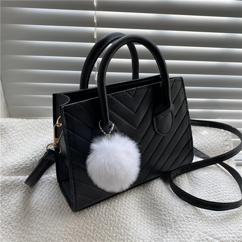 Damen Casual V-Gesteppte Umhängetasche Mode Chevron Muster Handtasche Mit Bommel Kleine Quadratische Umhängetasche PU-Leder Tasche