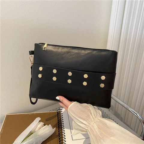 Vintage Rivet PU Leather Clutch Bag Women Fashion Envelope Handbag Solid Color Elegant Wristlet Bag Streetwear Party Accessory