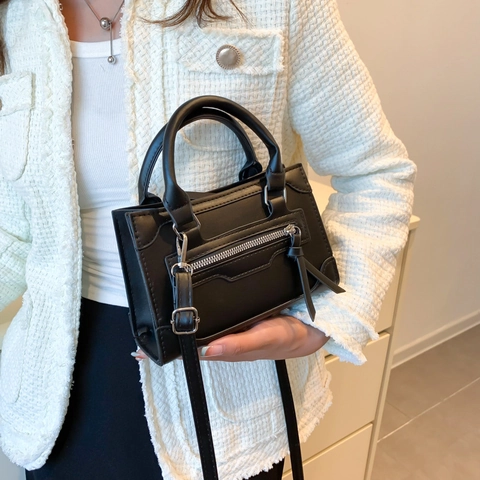 Women PU Leather Handbag With Tassel Decorative Zipper Fashion Crossbody Shoulder Bag Small Square Minimalist Daily Tote
