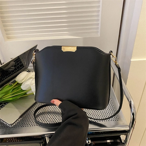 Borsa a Spalla da Donna Minimalista in Pelle PU Tinta Unita Elegante Borsa a Tracolla Con Decorazione in Metallo Dorato Borsa da Ufficio Quotidiana