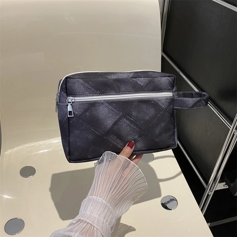 Trousse à Maquillage en Toile à Damiers pour Femmes Pochette de Maquillage Vintage Matelassée Organisateur de Toilette de Voyage Avec Poignée Sac à Main Zippé