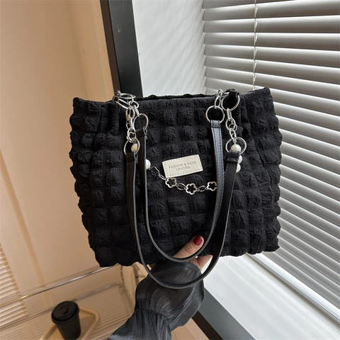 Bolso Tote Para Mujer Con Textura De Palomitas Y Decoración De Cadena De Perlas Artificiales Bolso De Hombro De Tela Bubble Moda Urbana