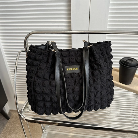 Women Fashion Popcorn Texture Tote Bag Pleated Large Capacity Shoulder Bag Casual Commute Bag With Letter Label