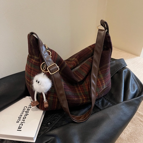 Retro Karo Wollstoff Tote Bag Für Damen Vintage Karierte Schultertasche Mit Monster Anhänger Große Kapazität Winter Handtasche