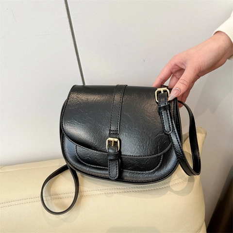 Vintage PU Leather Saddle Shoulder Bag For Women Minimalist Crossbody Messenger Bag For Daily Commute Solid Color Purse