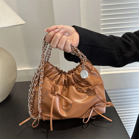 Damen Geraffte Beuteltasche Mit Kettenriemen Schleife Dekoration PU Leder Wolke Tasche Mode Lässig Pendeln Tote Handtasche