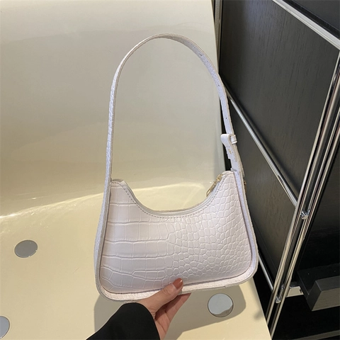 Retro Crocodile Pattern PU Leather Hobo Underarm Bag Small Half Moon Shoulder Bag For Women Commute Zipper Closure