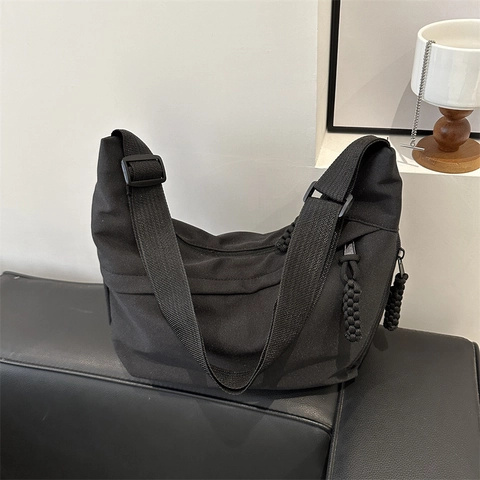 Minimalist Hobo Shoulder Bag Solid Color Half Moon Crossbody Bag With Woven Zipper Pull For Women Casual Bag