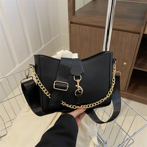Women Shoulder Bag PU Leather Golden Chain Crossbody With Adjustable Wide Strap Retro Simple Style Casual Hobo Handbag