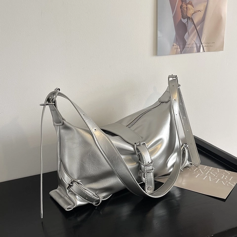 Bolso de Hombro de Axila de Cuero PU para Mujer Moda Motociclista Baguette Color Sólido Gran Capacidad Hebilla de Metal Correa Ajustable