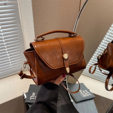 Petit Sac à Bandoulière Carré en Cuir PU Vintage pour Femmes Sac Crossbody Minimaliste Urbain Avec Boucle Magnétique Matériel Doré Main