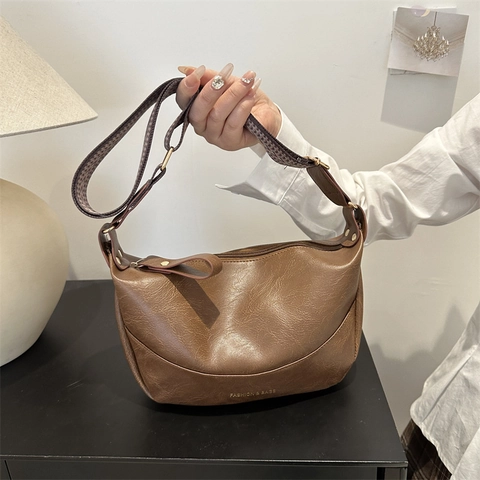 Women Vintage PU Leather Shoulder Bag With Wide Geometric Strap Retro Large Capacity Crossbody Casual Half Moon Bag