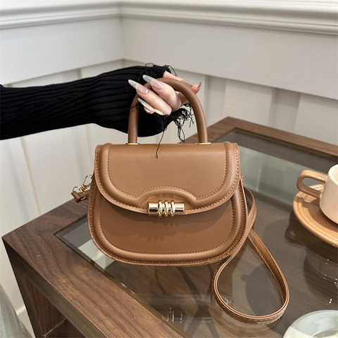 Bolso de Silla de Mujer de Cuero PU Color Sólido Bolso de Hombro Retro Con Cierre de Metal Dorado Bolso de Mano Elegante