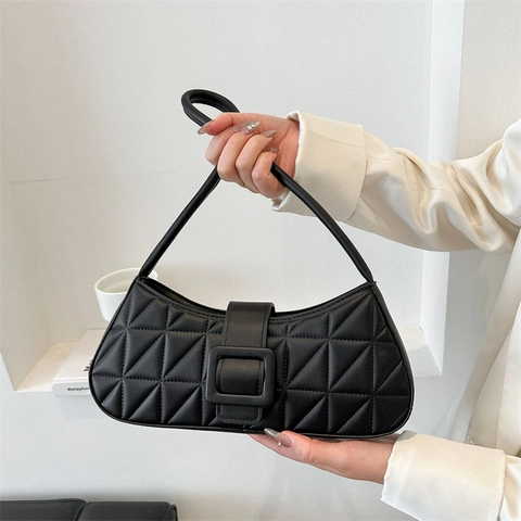 Sac Sous le Bras pour Femmes en Cuir PU Matelassé Triangle Avec Grande Boucle Carrée Couleur Unie Sac Baguette Minimaliste