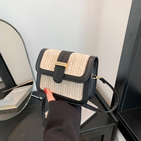 Petit Sac Bandoulière en Paille Tissée pour Femme Avec Bordure en Cuir PU Sac à Épaule Carré Rétro Mode Boucle en H