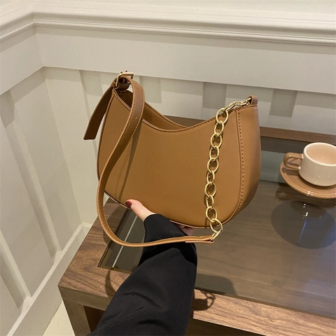 Bolso de Hombro Minimalista de Cuero PU Media Luna para Mujer Color Sólido Bandolera con Correa de Cadena Dorada Bolso Diario