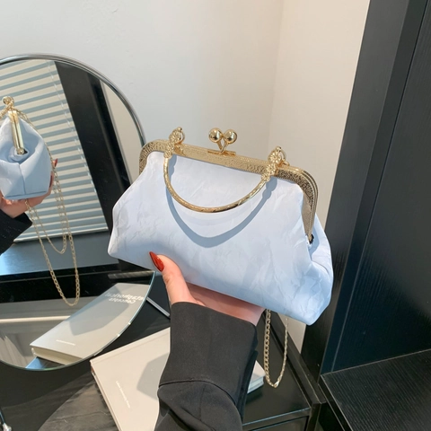 Petit Sac à Bandoulière Plissé en Cuir PU pour Femmes Poignée Métallique Dorée Fermoir Kiss-Lock Sac de Soirée avec Chaîne