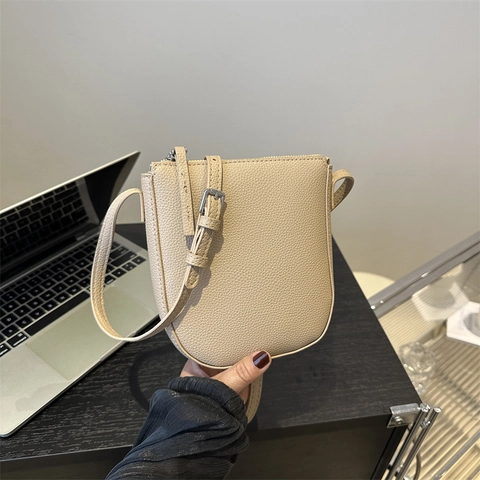 Bolso de Hombro Minimalista de Cuero PU Granulado para Mujer Color Sólido Pequeño Bolso Bandolera Cubo Casual Diario