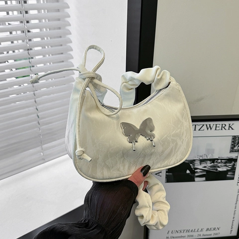Sac à Épaule Plissé en Cuir PU pour Femmes Avec Papillon Métallique Sac Sous le Bras Y2K Couleur Unie