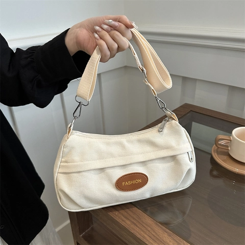Borsa a Spalla Casual da Donna in Tela Retro Tracolla Sottobraccio Con Tracolla Regolabile Fashion Patch in Pelle per Vita Quotidiana
