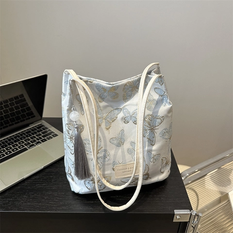 Bolso Bombonera de Satén Bordado Estilo Chino Vintage para Mujer Patrón de Mariposa Floral Decoración de Borla Bolso de Hombro Elegante Bolso Tote