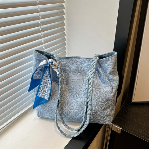 Große Kapazität Damen Gesteppt Blumen Stickerei Tragetasche Nylon Umhängetasche Geflochtener Griff Deko Schal Tasche