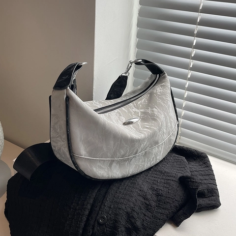 Borsa a Tracolla Hobo da Donna Urban Minimalist in Pelle PU a Pliche Grande Capacità Borsa a Spalla con Bordo a Contrasto Regolabile