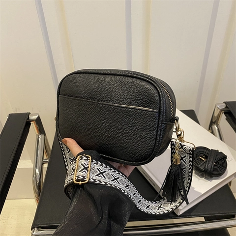 Women's Litchi Pattern PU Leather Crossbody Bag Geometric Wide Strap Camera Bag With Tassel Small Square Shoulder Bag