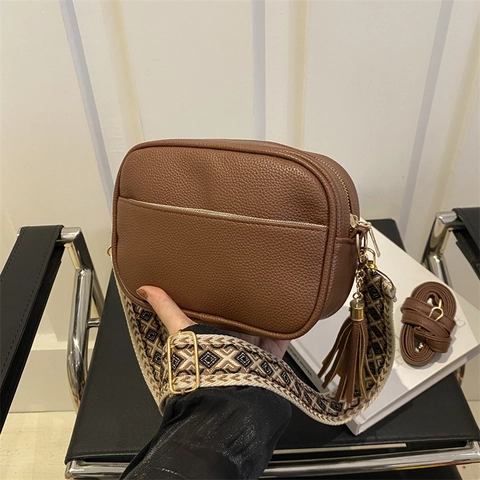 Women's Litchi Pattern PU Leather Crossbody Bag Geometric Wide Strap Camera Bag With Tassel Small Square Shoulder Bag