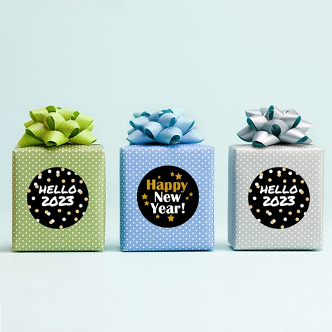 Hello 2025 Happy New Year Round Adhesive Stickers Gold Foil Star Pattern Gift Box Seal Labels For New Year Eve Party