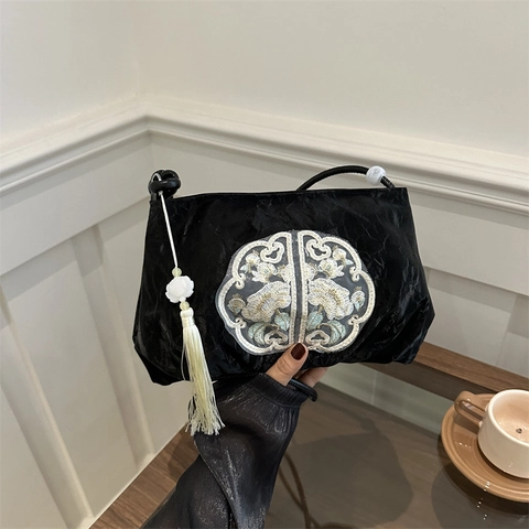 Sac Sous le Bras en Satin Brodé Nouveau Style Chinois Femme Motif Floral Sac à Bandoulière Avec Gland Sac à Main Élégant