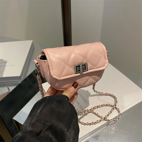 Mini Gewatteerde PU Leer Crossbody Tas Halve Cirkel Lippenstift Tas Met Ketting Riem Metalen Slot Voor Vrouwen Urban Simple Style