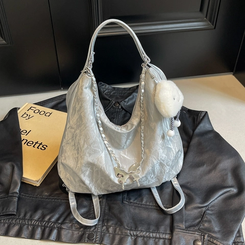 Borsa Tote da Donna Casual Grande Capacità in Pelle PU Morbida Pieghe Catena Metallo Ciondolo Farfalla Borsa a Spalla