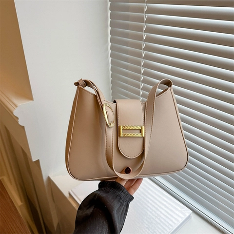 Bolso de Hombro de Cuero PU para Mujer Gran Capacidad Color Sólido Urbano Simple Bolso de Axila con Hebilla de Metal Dorado
