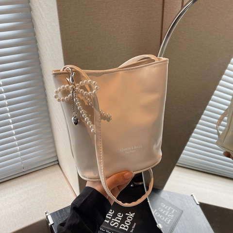 Bolso Bombonera de Moda para Mujer de Cuero PU de un Solo Hombro Con Colgante de Lazo de Perlas Artificiales Bolso de Mano Minimalista